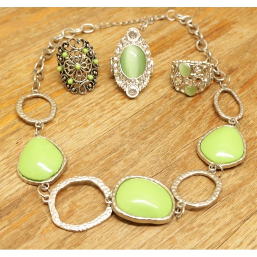 Paparazzi Green Jewelry Lot Statement Necklace & 3 Stretch Rings Silver Bling